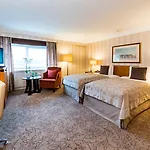 Hilton Vienna Danube Waterfront