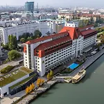 Hilton Vienna Danube Waterfront